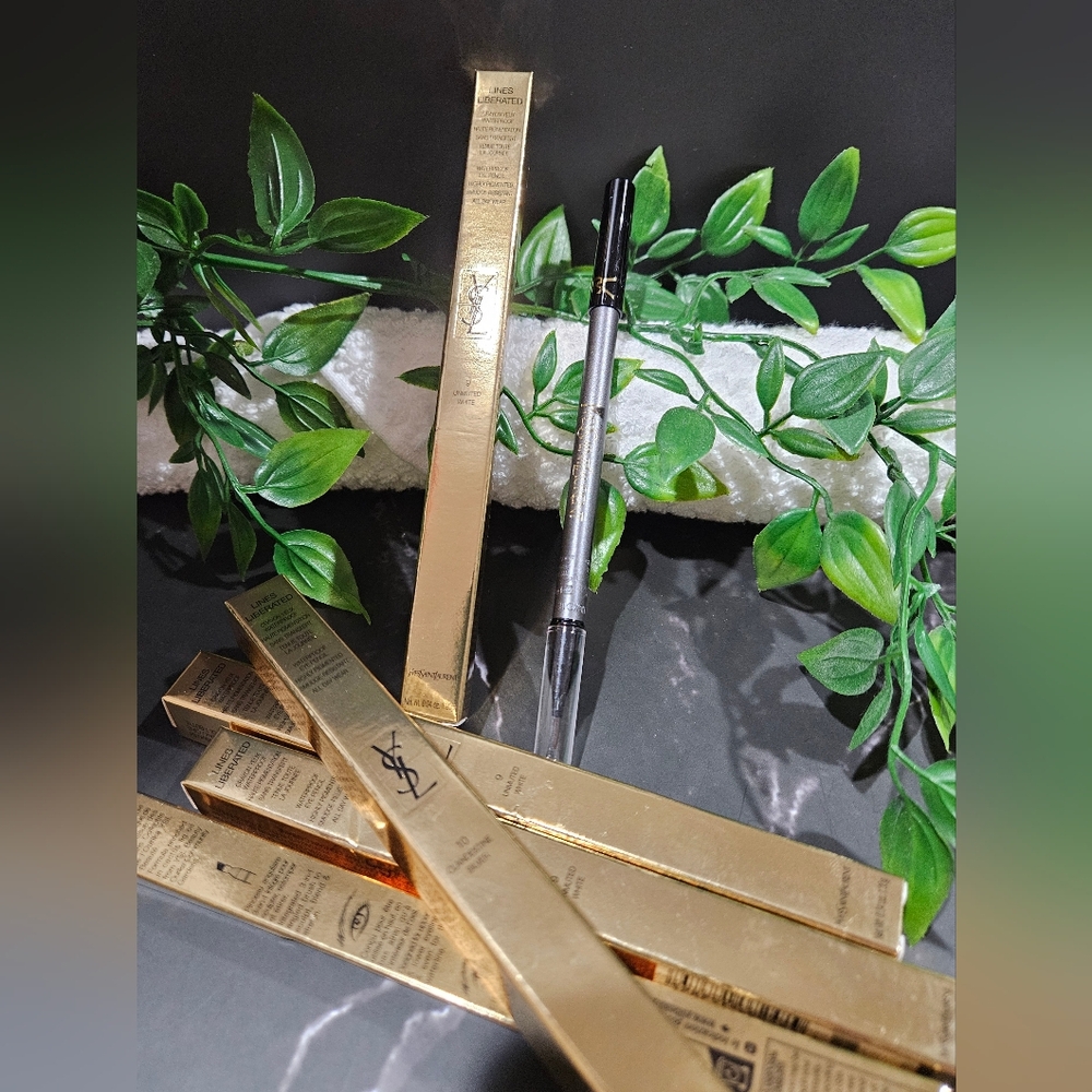 YSL Lines Liberated 24H Waterproof Eyeliner Candlestone Silver